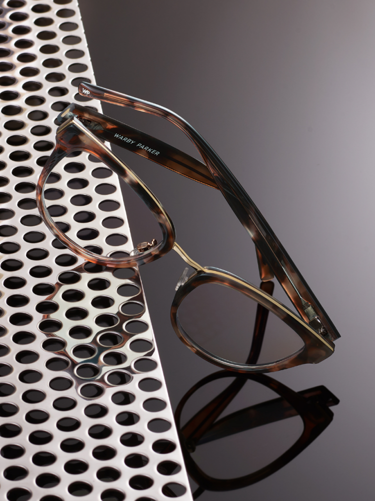 The Juliette frame in Sesame Tortoise with Riesling