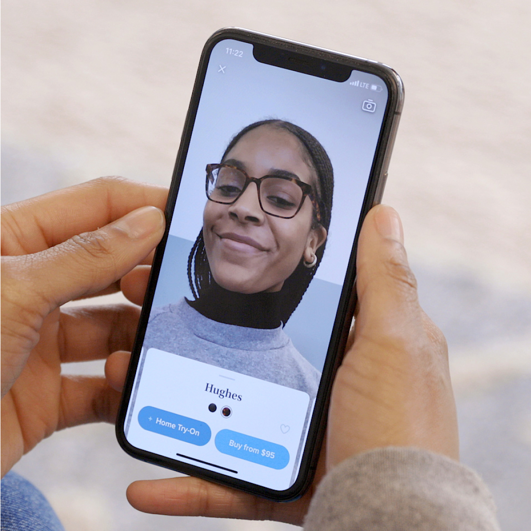 Customer using Virtual Try-On through the Warby Parker app
