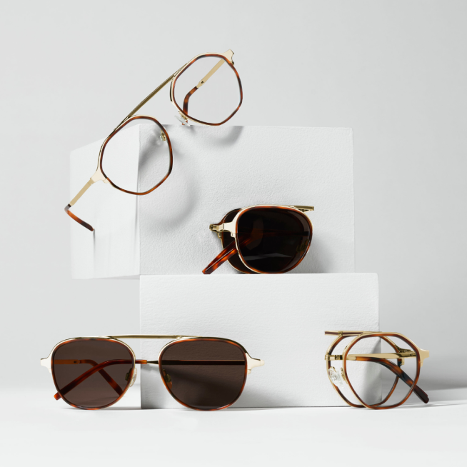 4 foldable frames in a white box.