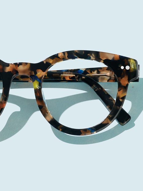 Round tortoiseshell glasses